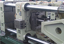 模板采用有限元分析，優(yōu)化設(shè)計(jì)